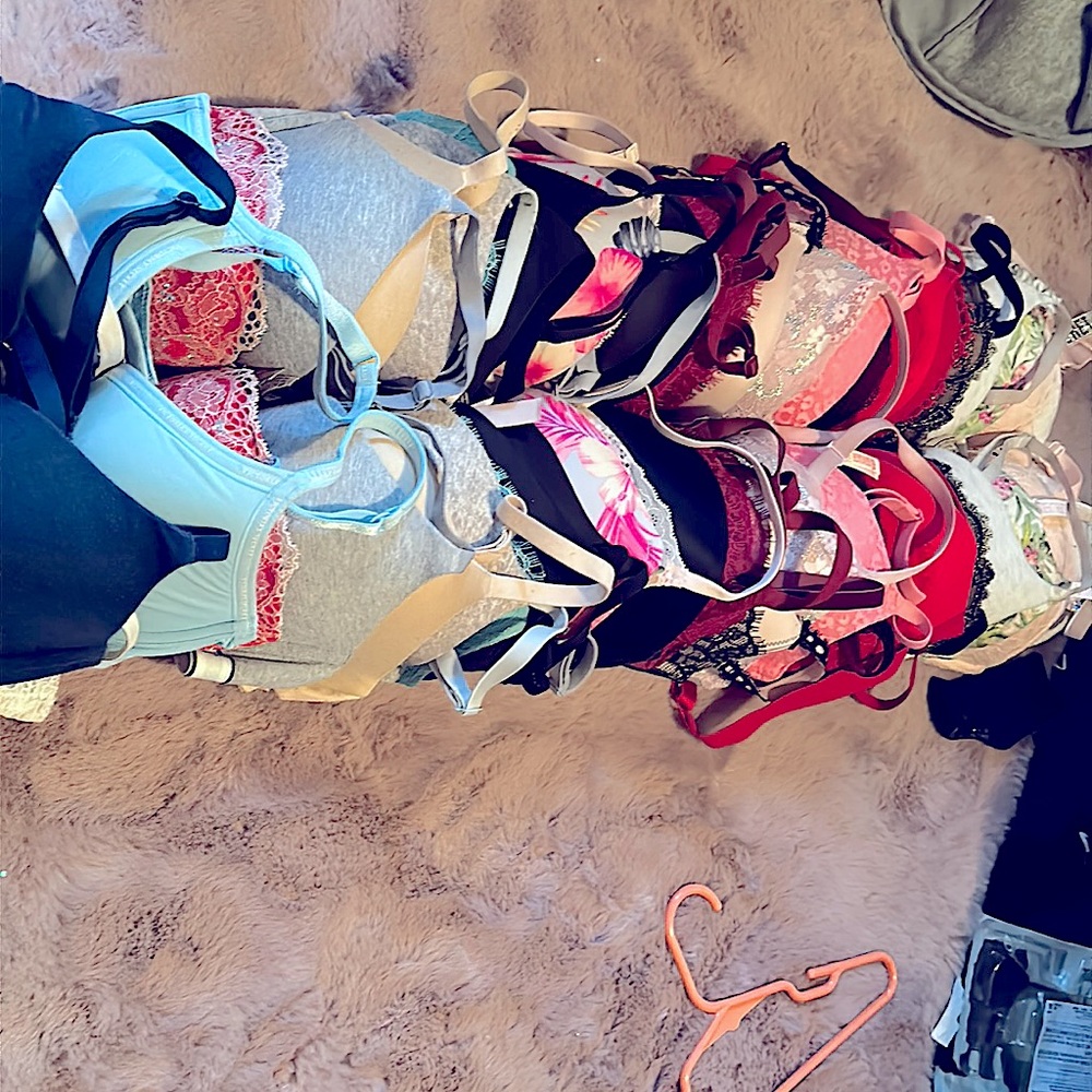 Victoria secrets bras that are a size 36c